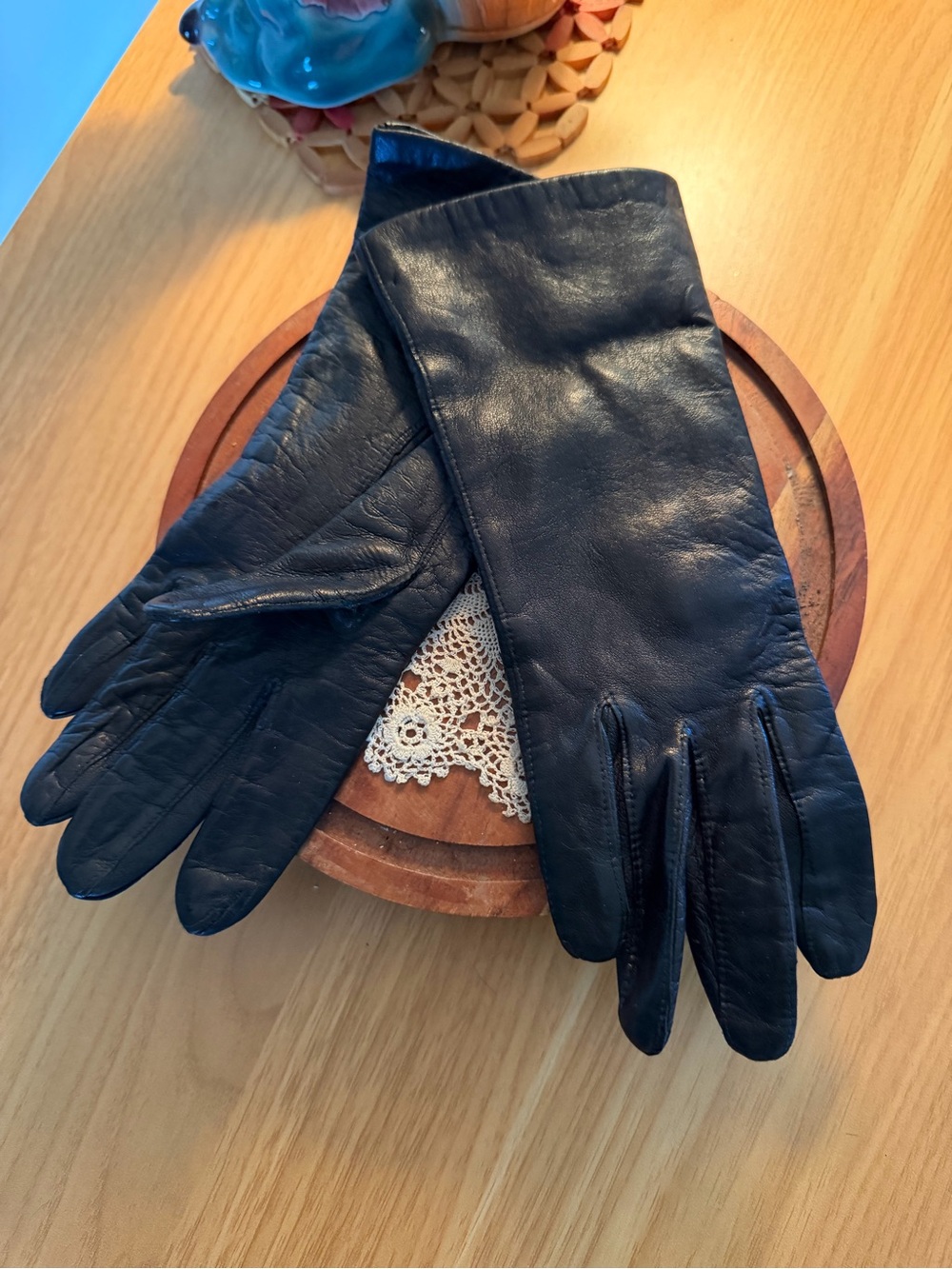 Vintage XS Classic Black Leather Gloves